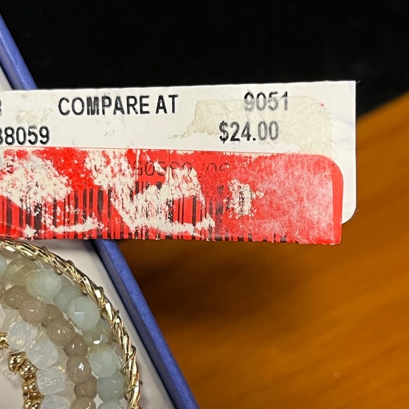 Bella Jack Earrings - Picture 6 of 7